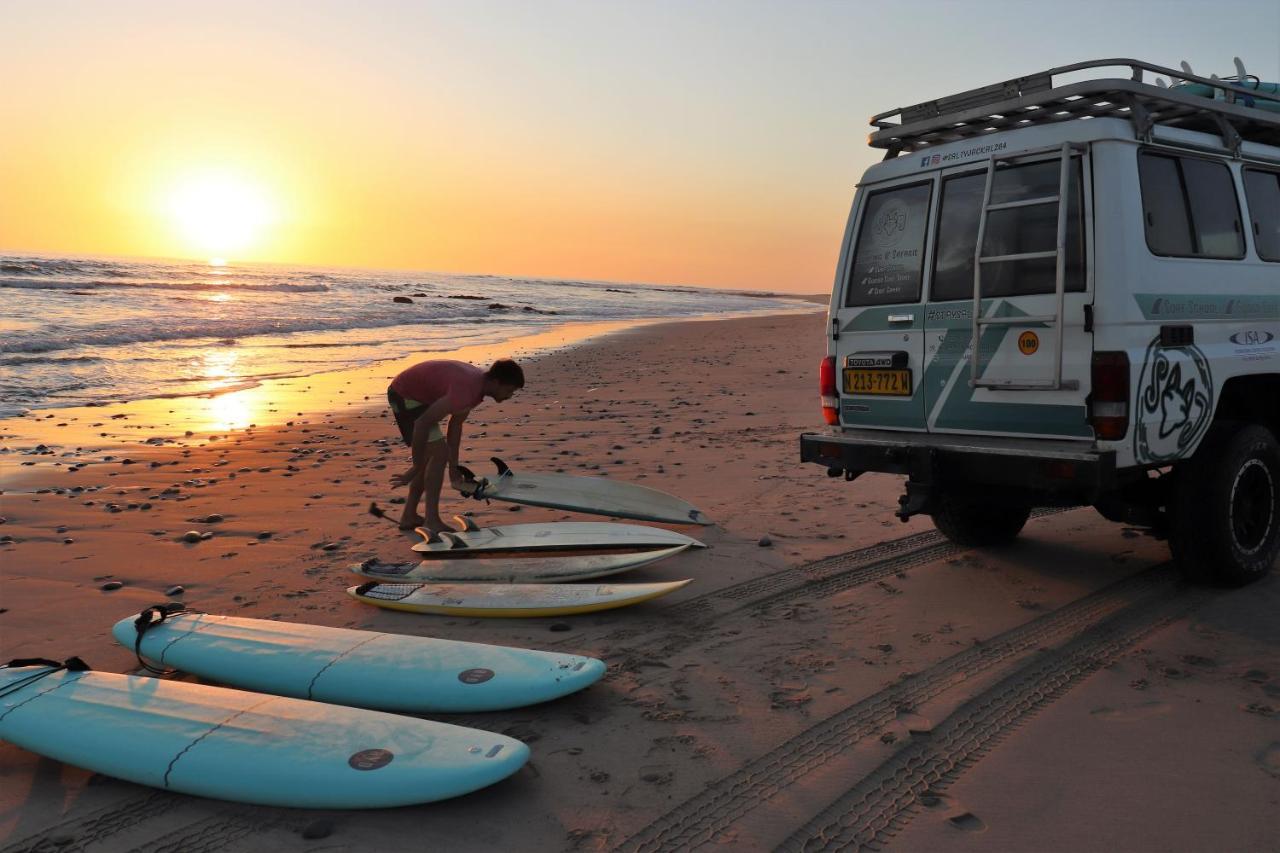 מלון סווקופמונד Salty Jackal Surf Camp מראה חיצוני תמונה