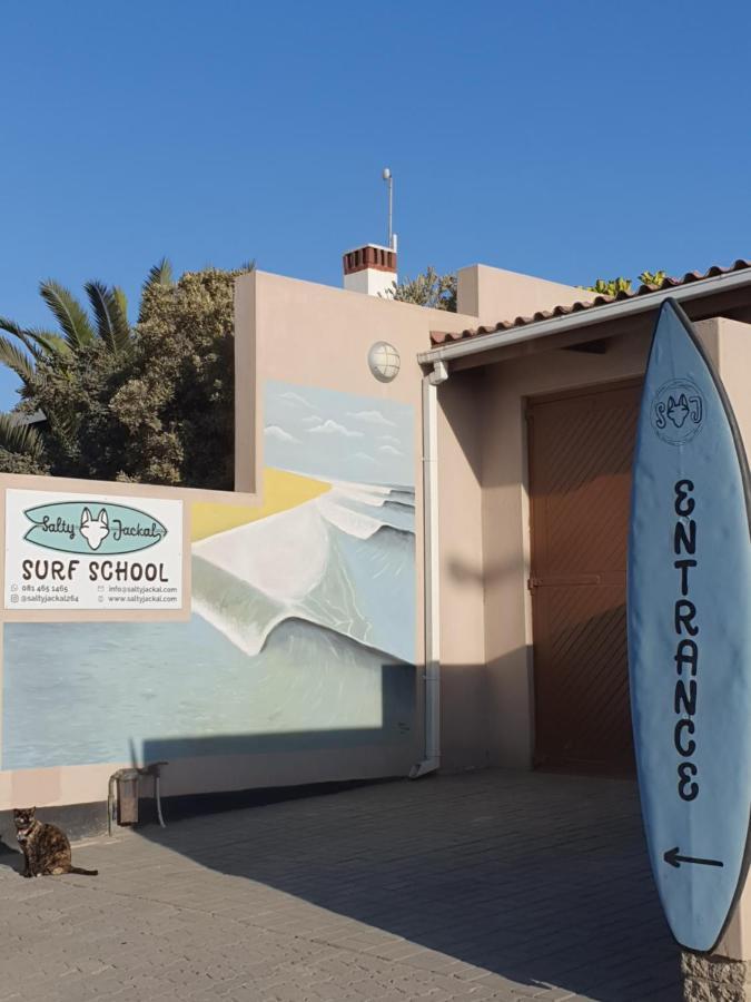 מלון סווקופמונד Salty Jackal Surf Camp מראה חיצוני תמונה