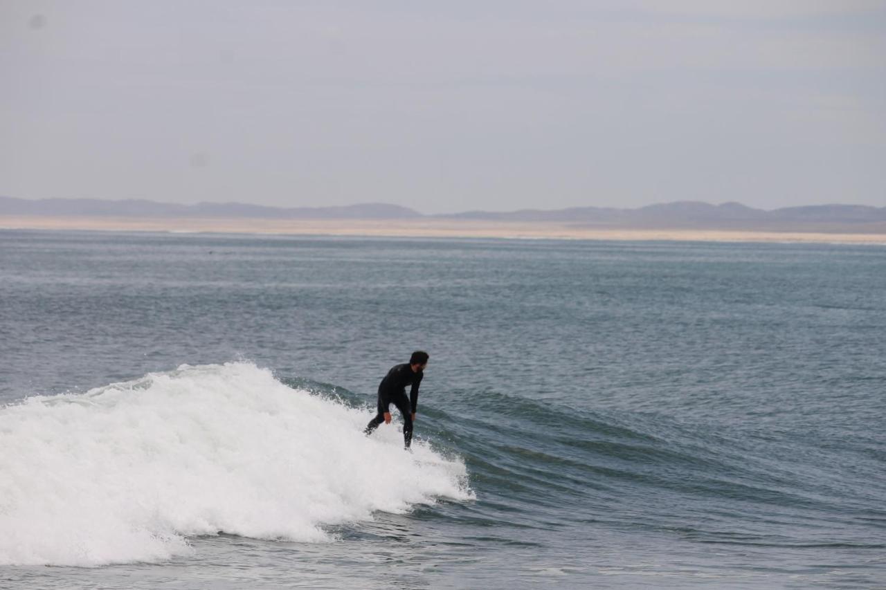 מלון סווקופמונד Salty Jackal Surf Camp מראה חיצוני תמונה